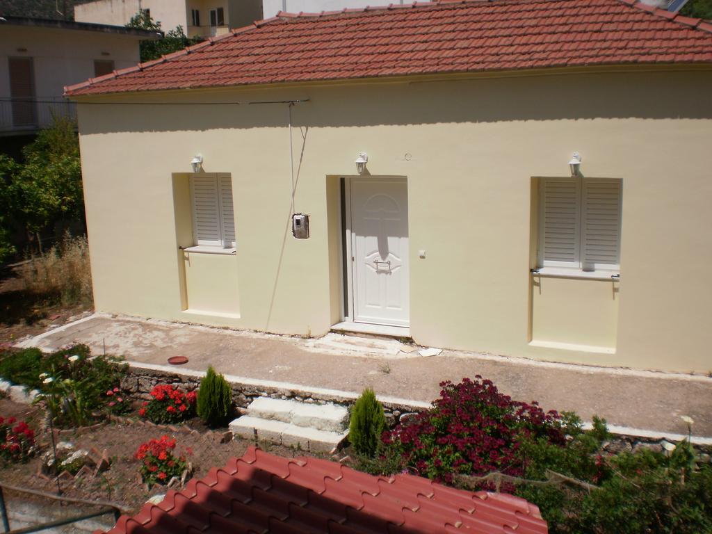 Pension Gina Méthana Exterior photo