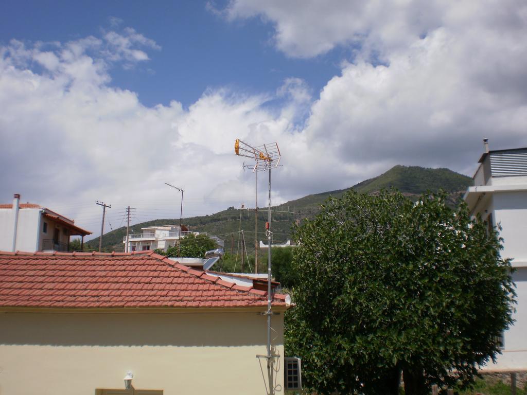 Pension Gina Méthana Exterior photo