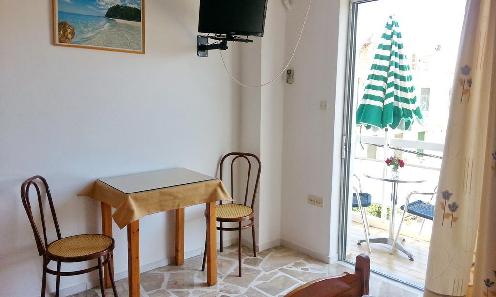 Pension Gina Méthana Room photo