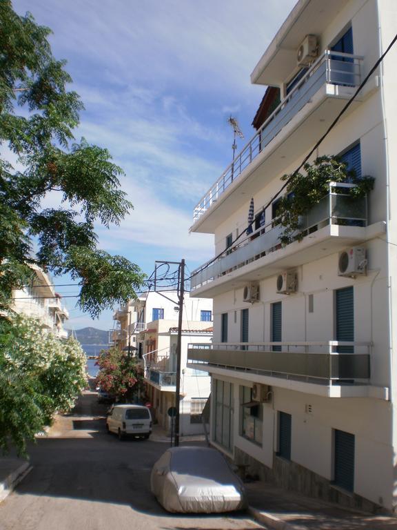 Pension Gina Méthana Exterior photo